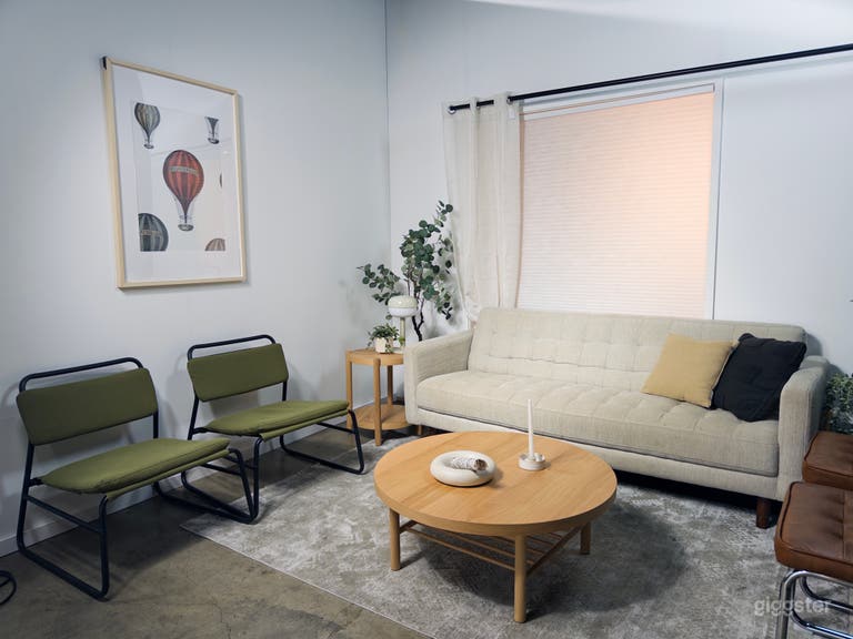  Film Studio - Cyc Wall, Green Screen, Black Box 