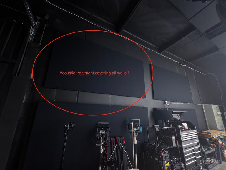  Film Studio - Cyc Wall, Green Screen, Black Box 