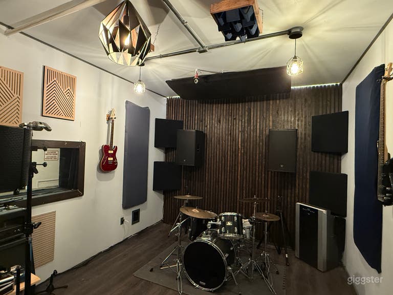  Studio d'enregistrement et de répétition musicale à JSQ. 