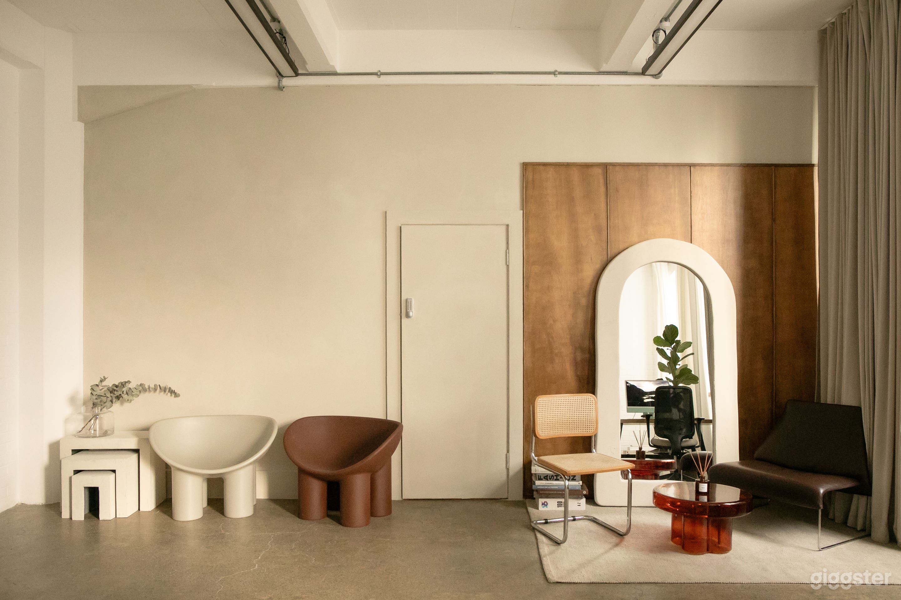 Minimalist Photography Studio in West London Photo 1