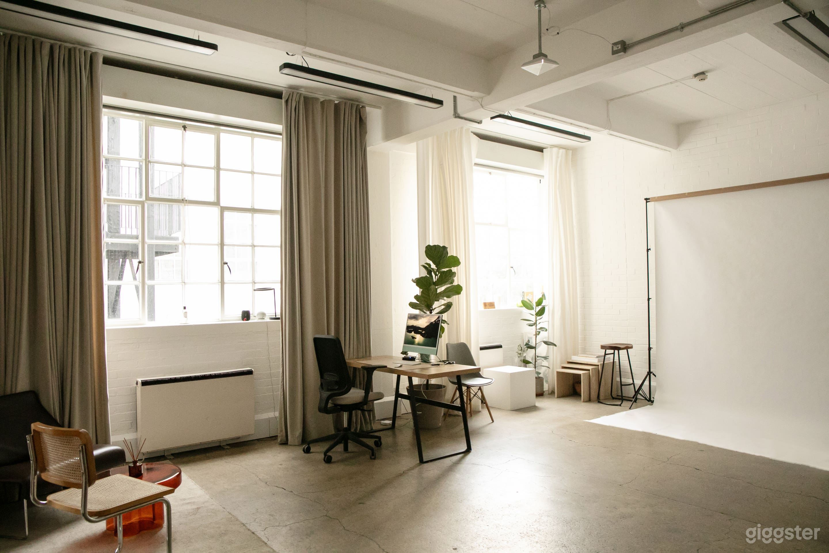 Minimalist Photography Studio in West London Photo 3