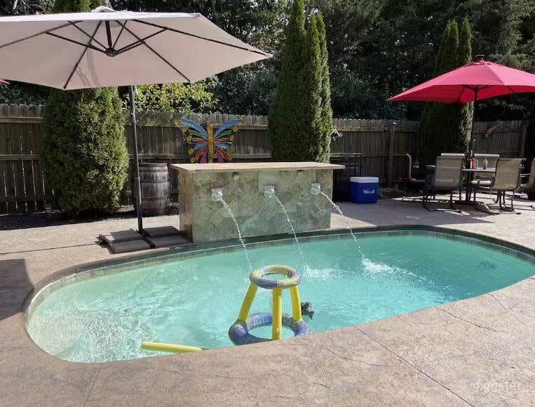 Fun in the Sun Resort-Style Pool Photo 3