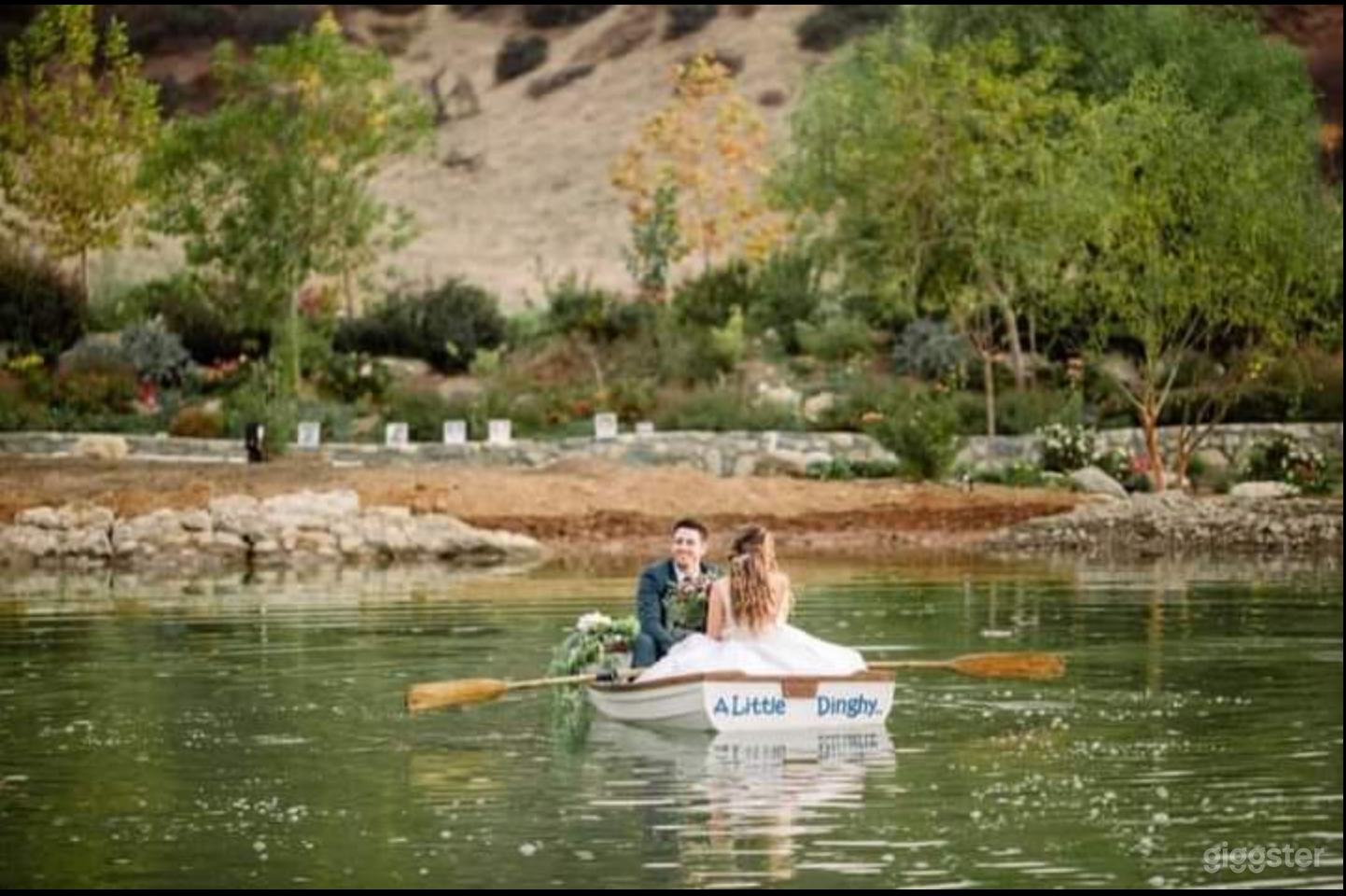 Water Oasis Venue with bar and gardens  Photo 1