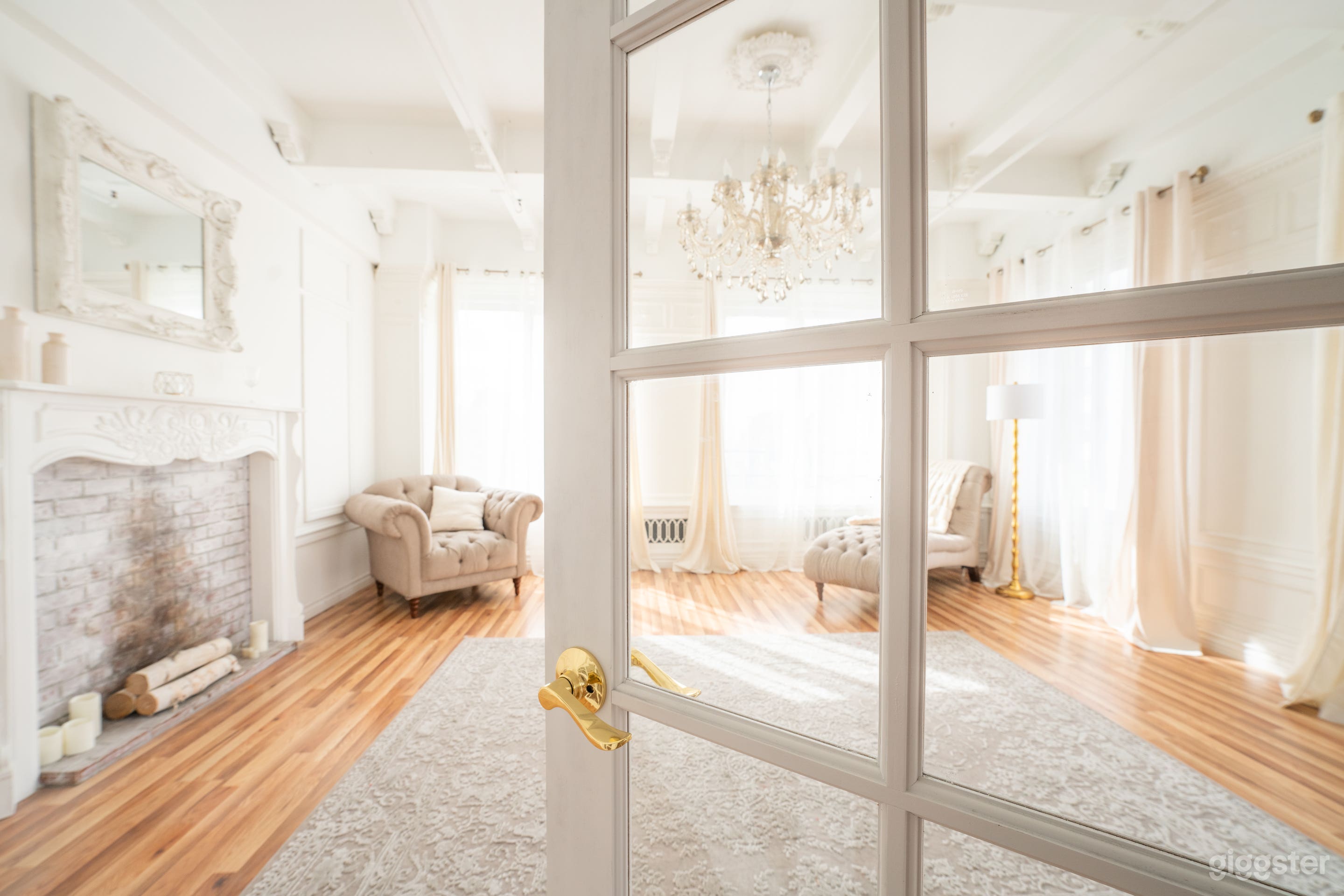 French Loft Studio in Los Angeles Photo 4