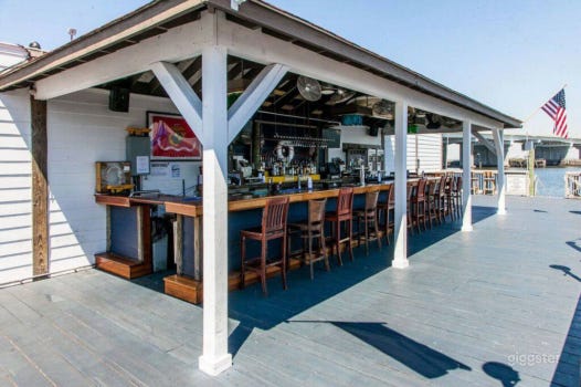  Restaurant Overlooking The Bay 