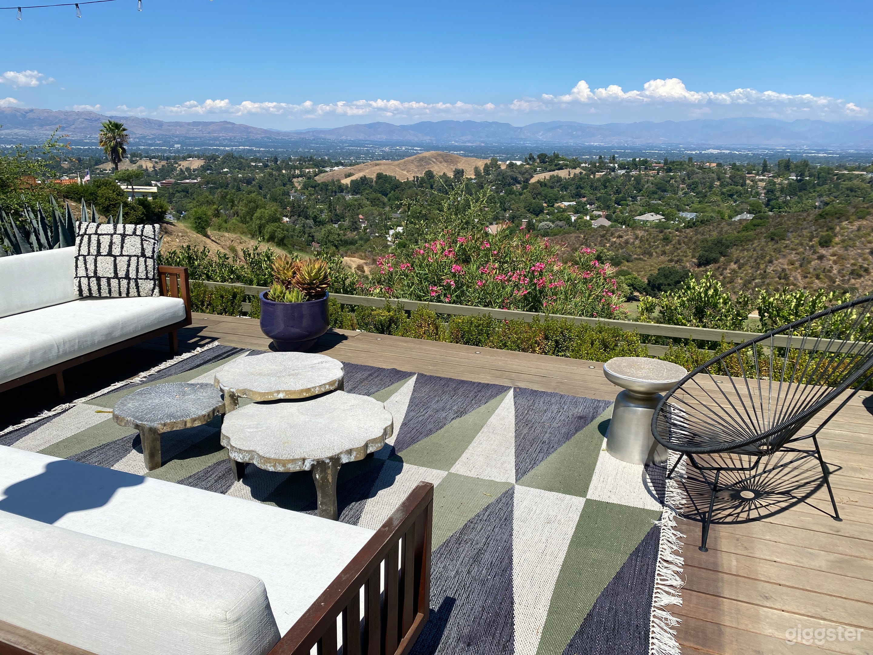Expansive valley vistas on the infinity deck - Amazing at night too!