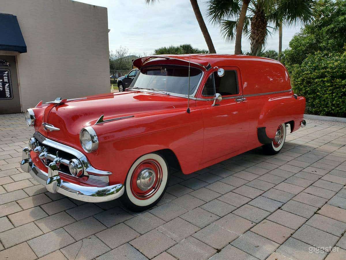 A head turner 1953 Chevrolet Sedan Delivery Photo 2