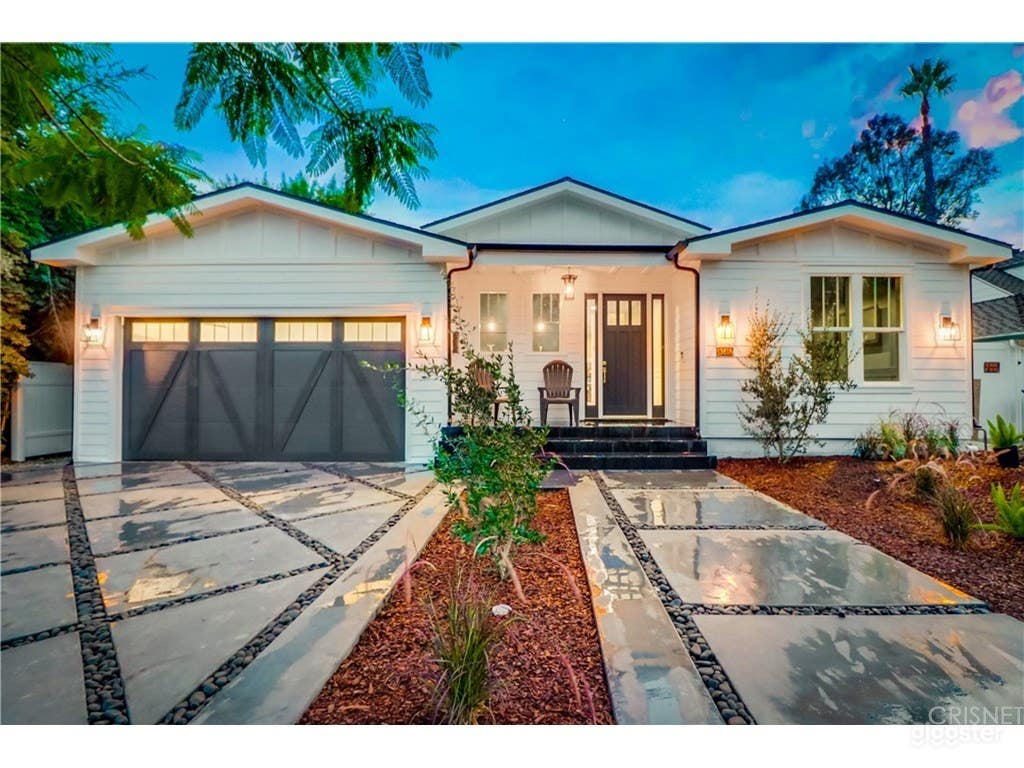 Modern Eastcoast Traditional  Photo 1