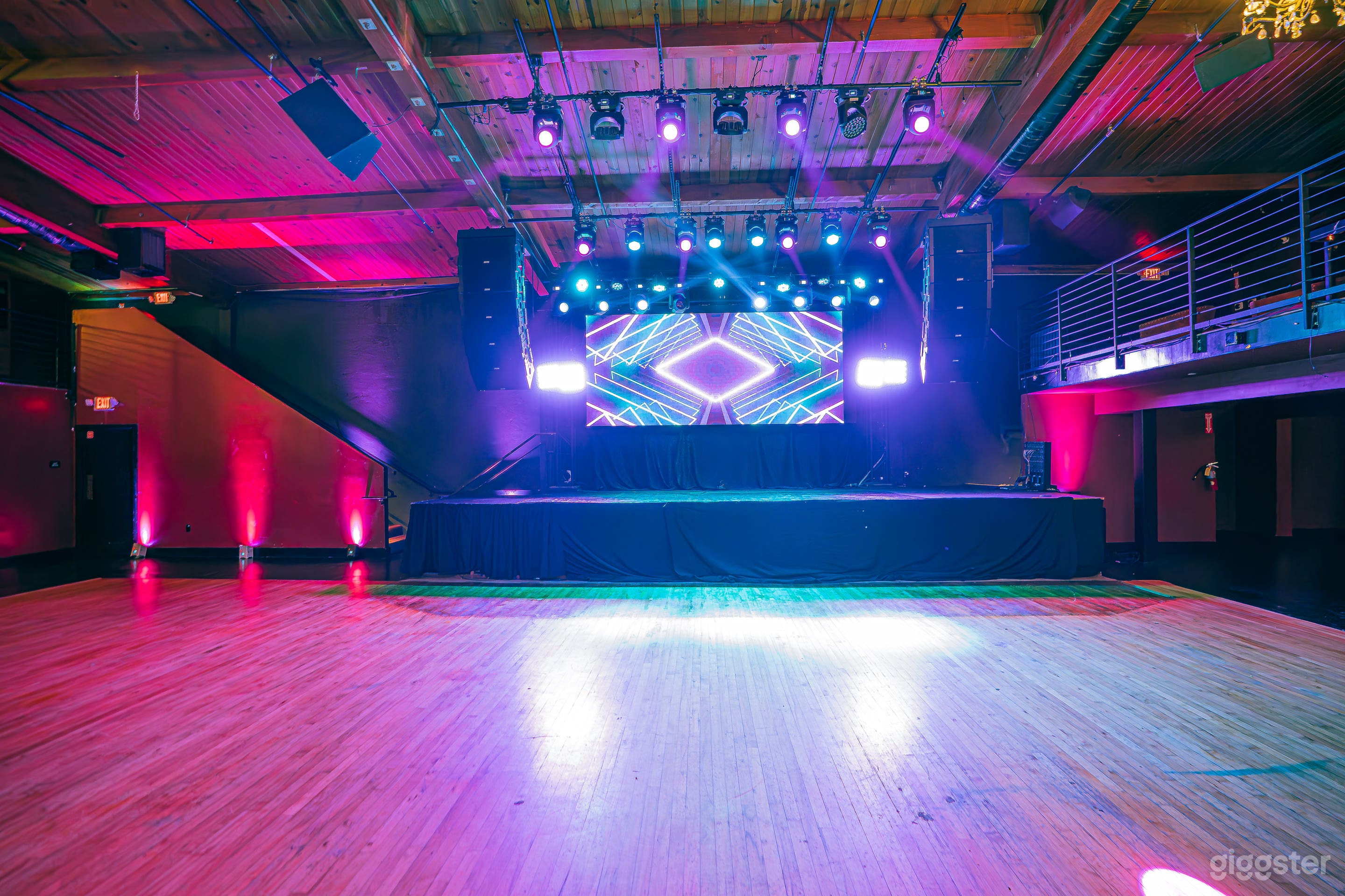 Ballroom + Main Stage Photo 3