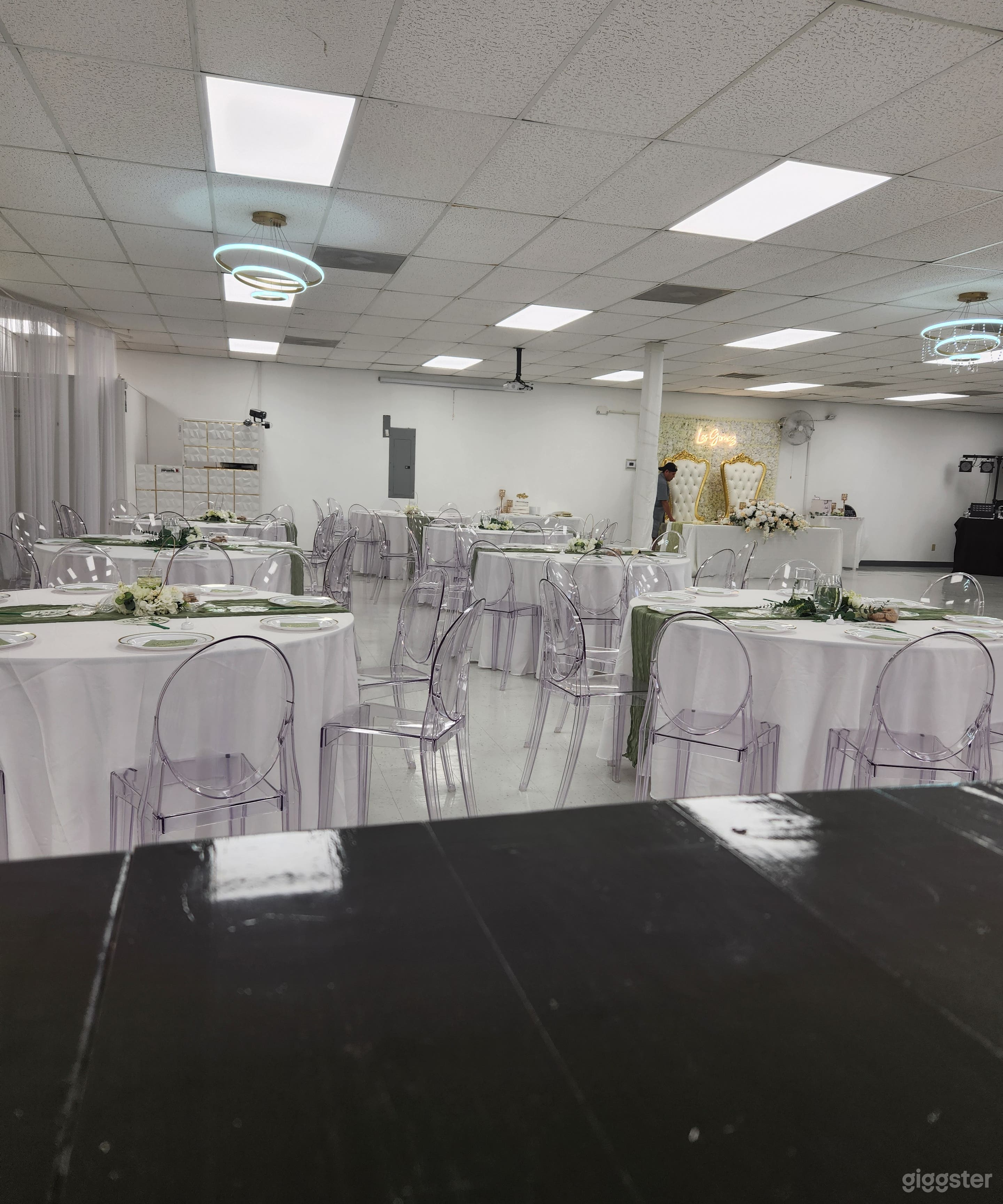 Elegant Event Space with Versatile Open Floor Plan Photo 3