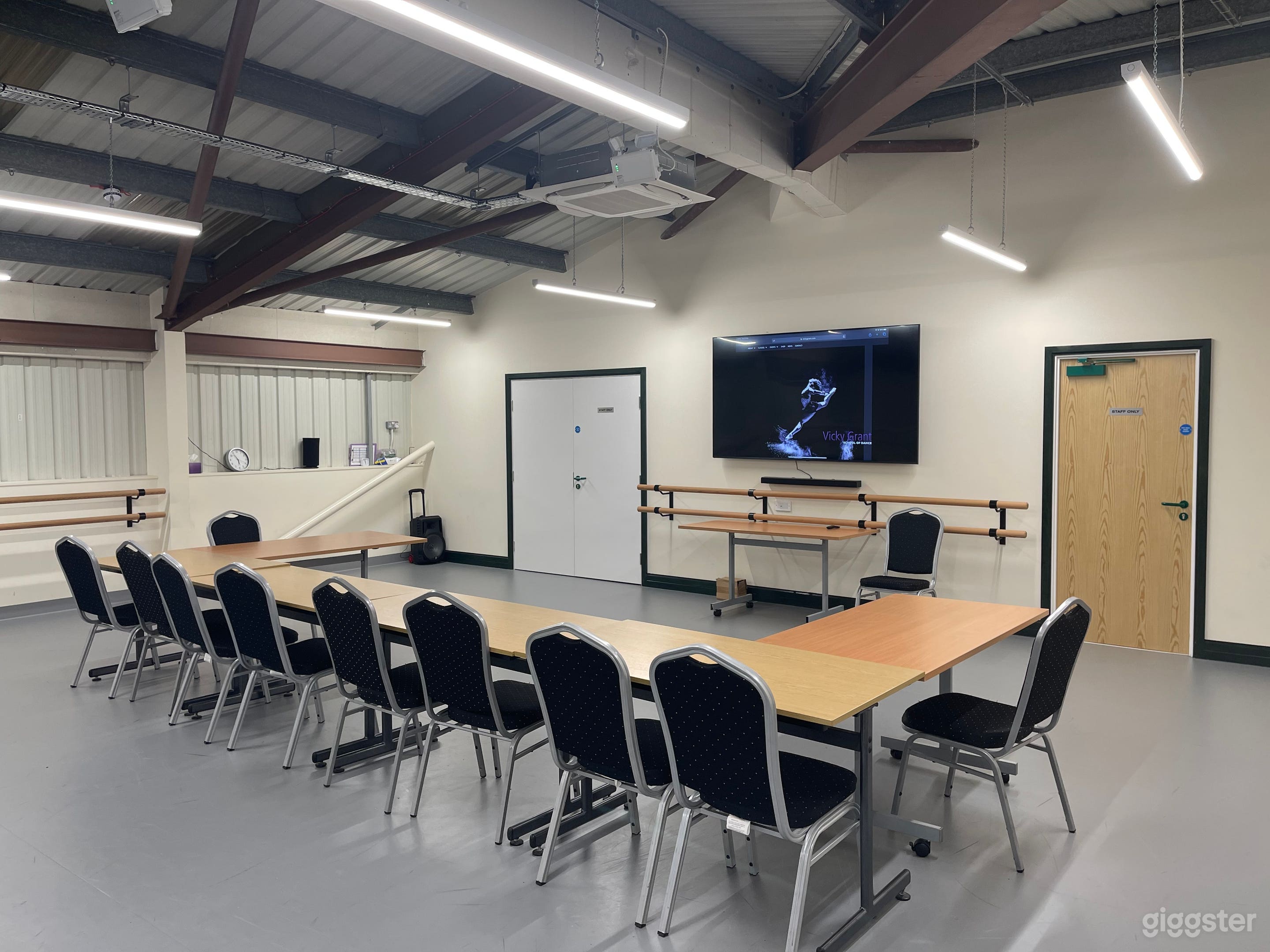 Studio 1 (1120 sq. ft.) Photo 2