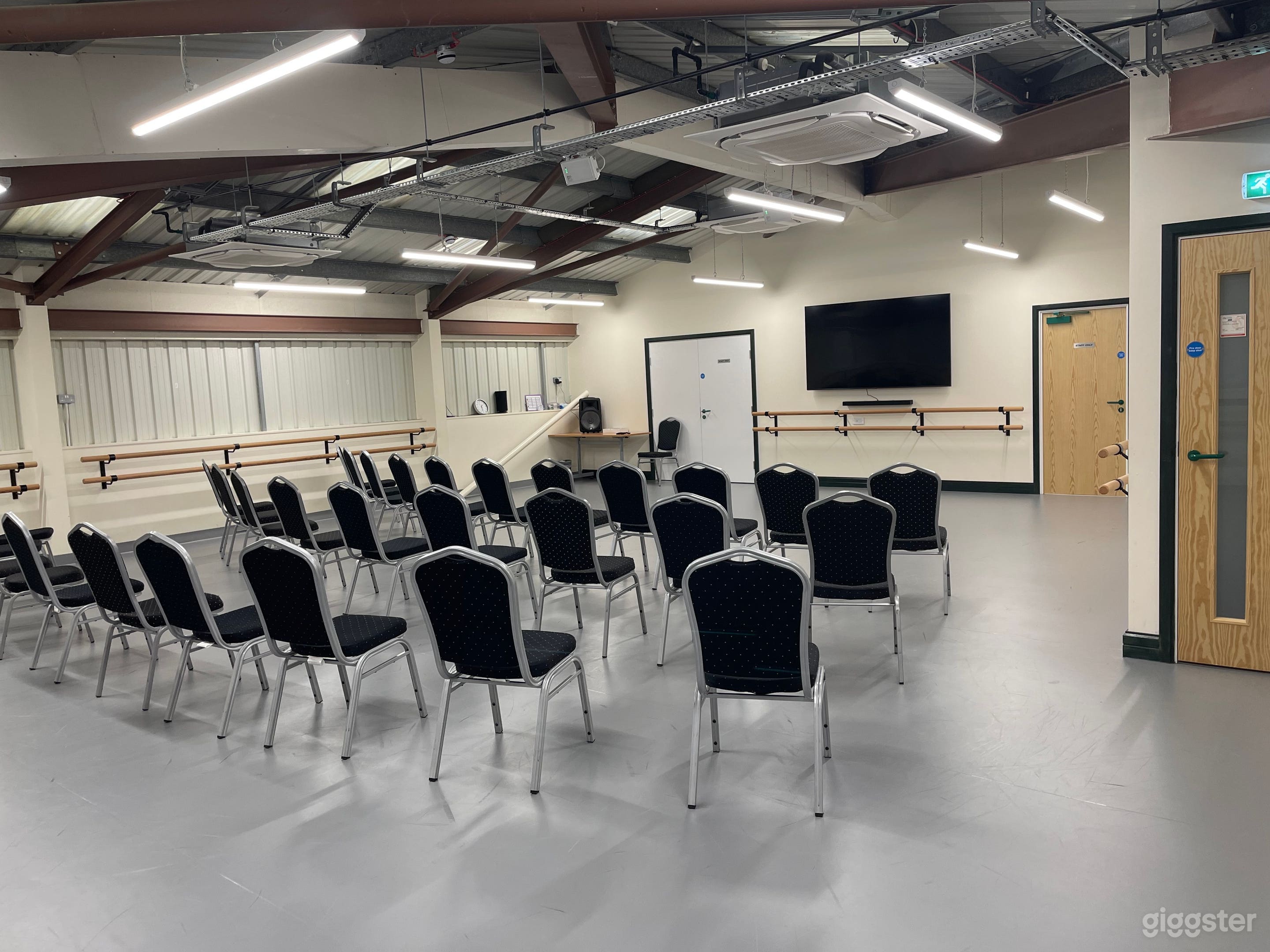 Studio 1 (1120 sq. ft.) Photo 3