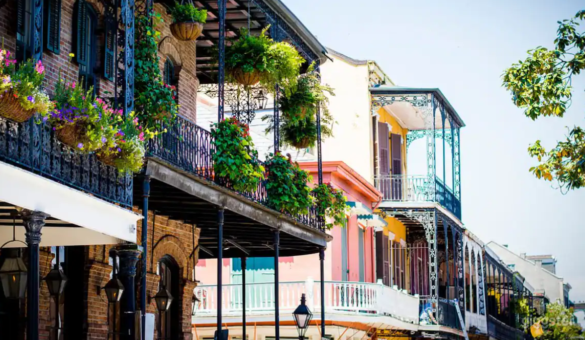 Historic Luxury Home with SPA! Photo 1