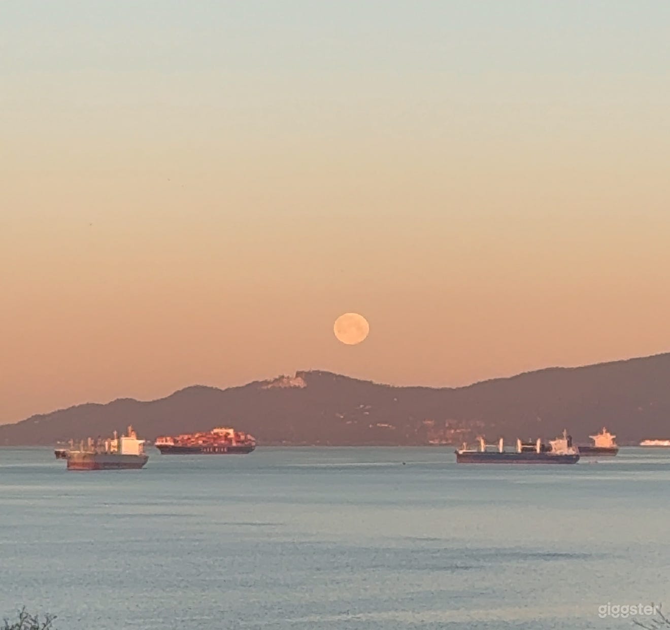 Beautiful Full Ocean View Photo 4