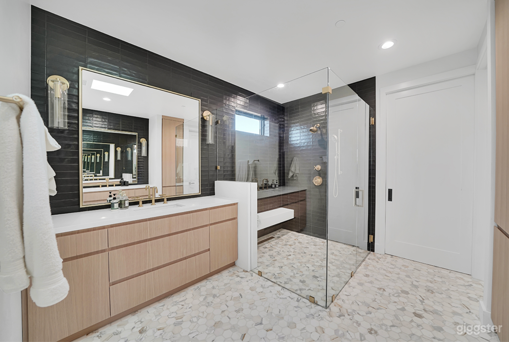 Modern Farmhouse Meets Coastal Contemporary Newport Beach Photo 3