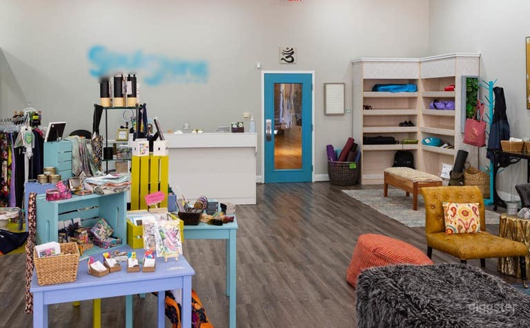  Studio Space, Lounge and Boutique (Buyout) 