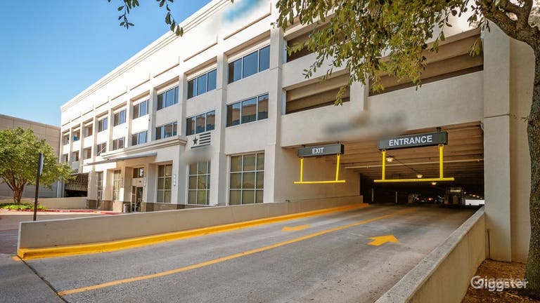  12-seat Modern Conference Room in Dallas 