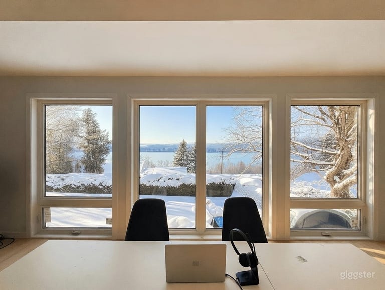  Modern Office Lounge With Inspiring View of The Ottawa River 