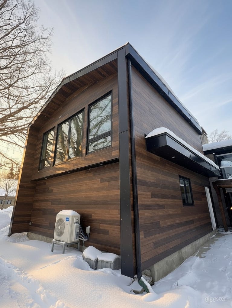  Modern Office Lounge With Inspiring View of The Ottawa River 