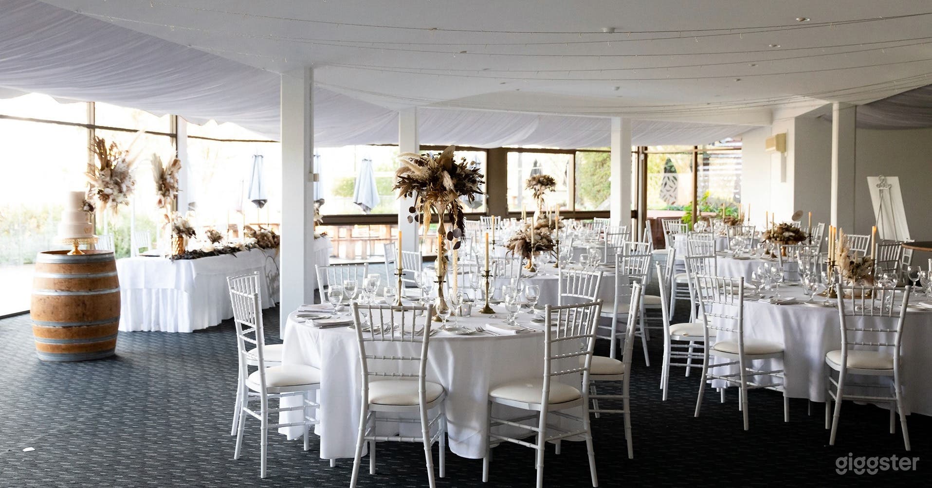 Burgundy Room Photo 3