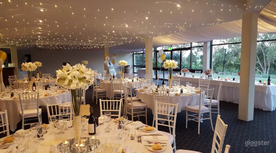 Burgundy Room Photo 1