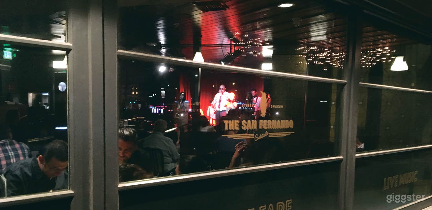 Mid-Century Cocktail Bar w/Kitchen &amp; Stage Photo 3