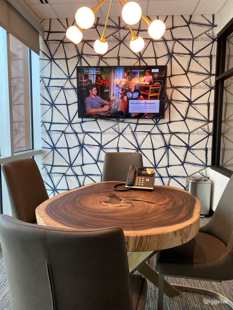 Meeting Room for 4 with Great View and Natural Light 