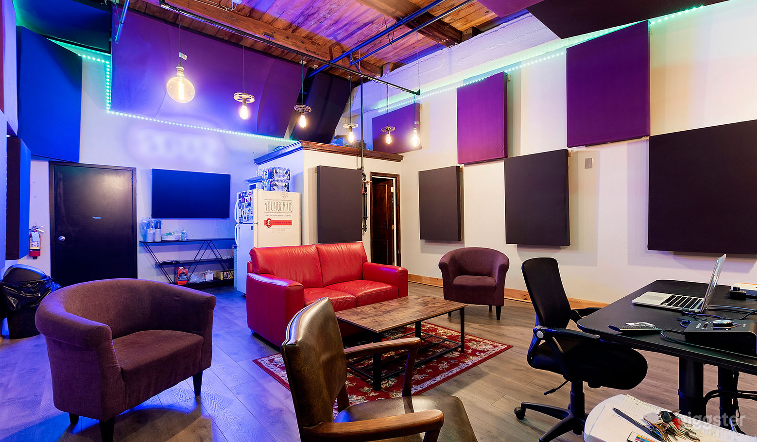 Music Recording Studio with a Vibe  Photo 3
