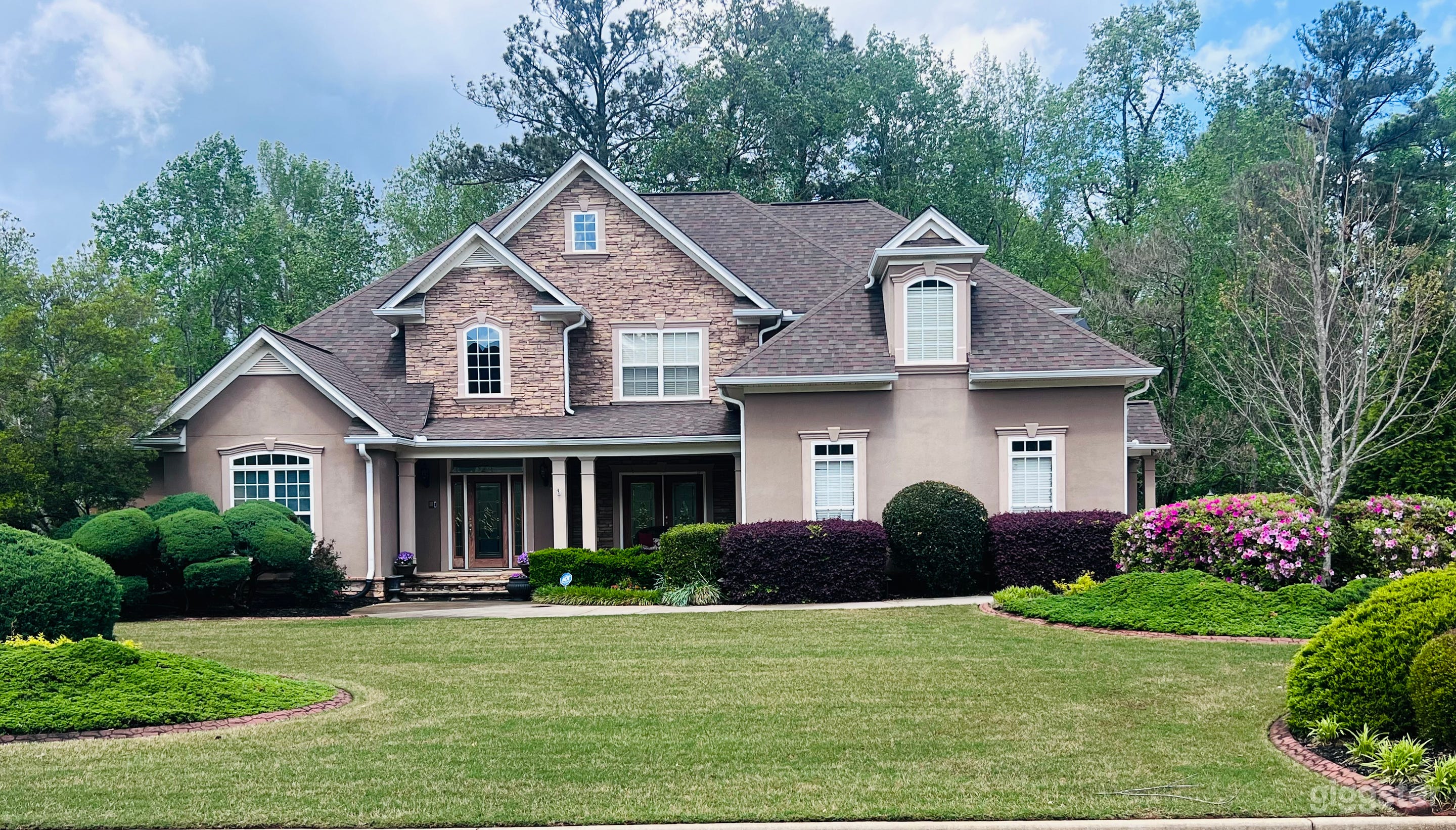  3 Story House With Flexible Prices Photo 1