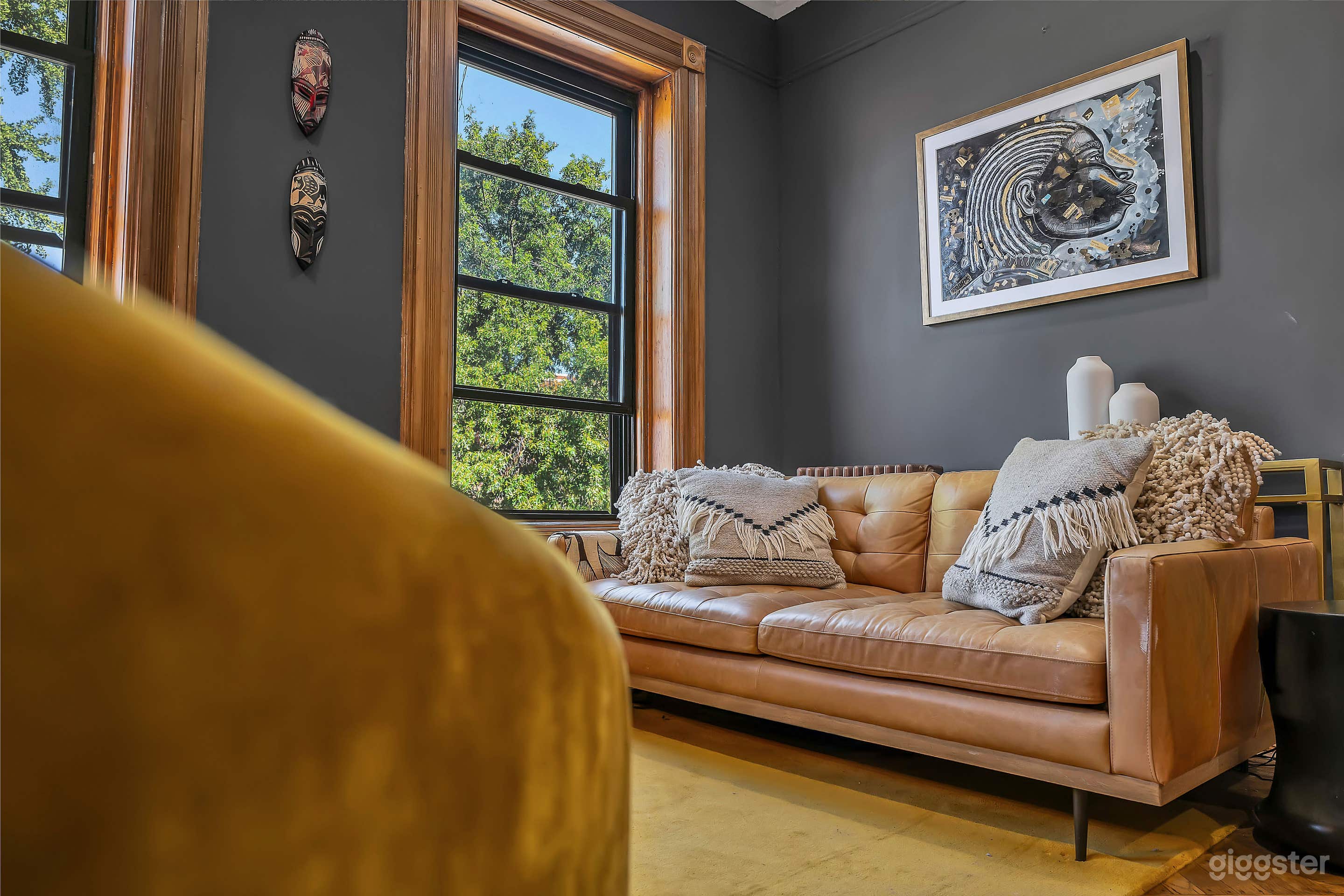 Brooklyn Brownstone One-Bedroom - Modern Style Photo 3