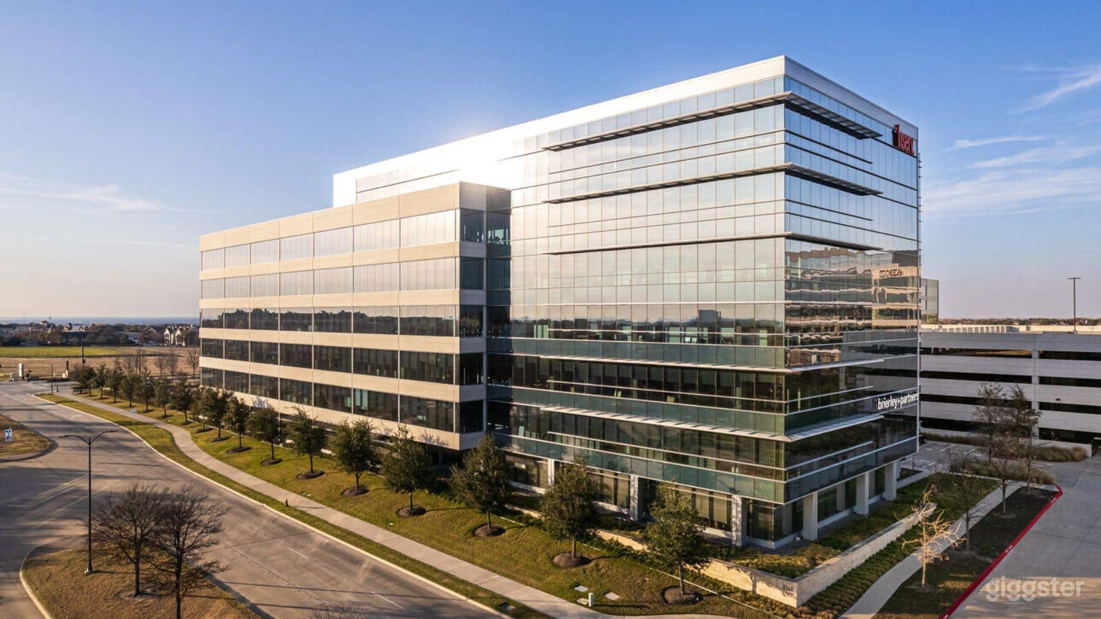 Stylish 10-Person Conference Room in Frisco, TX Photo 2