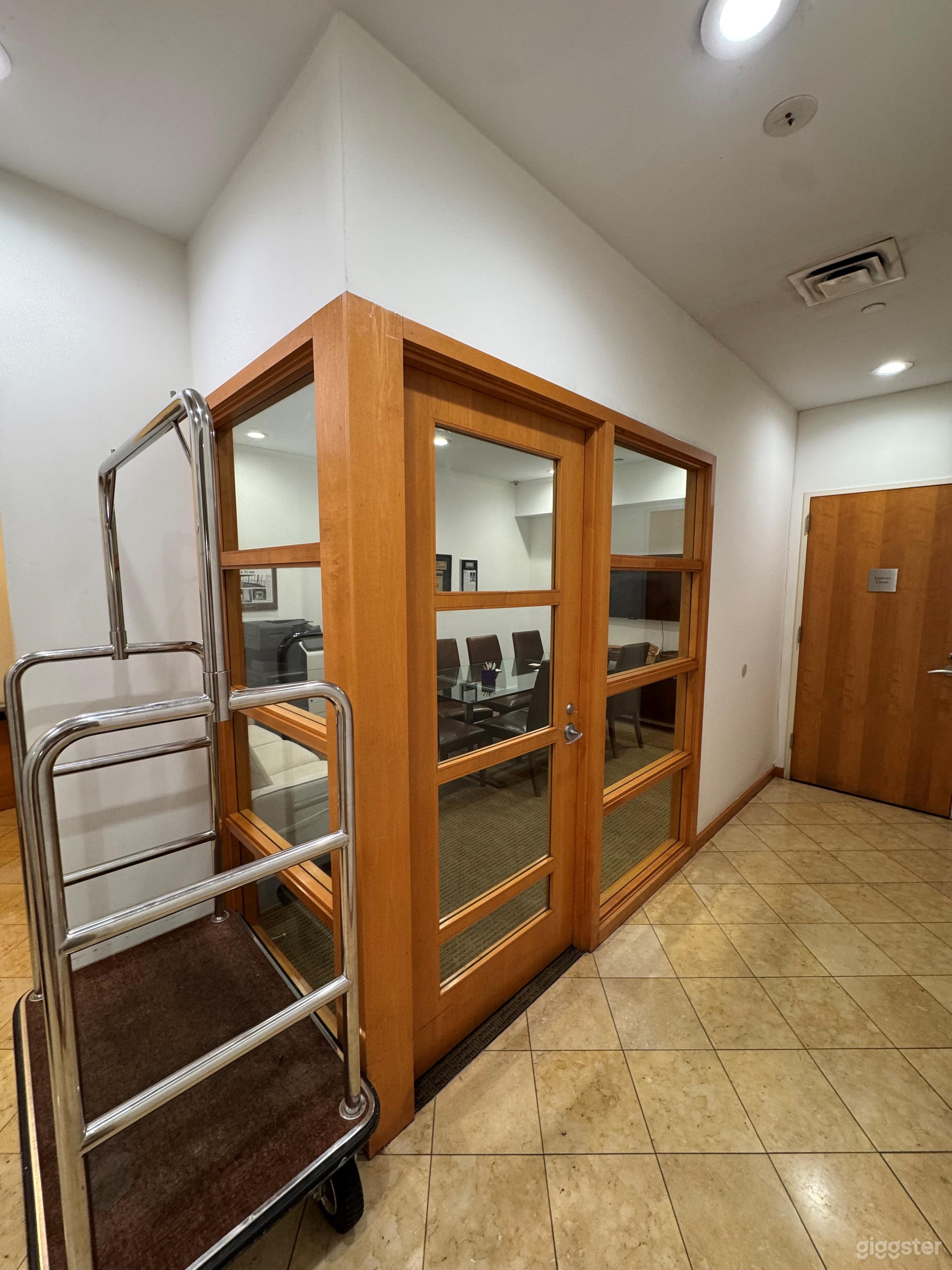 PRIME MIDTOWN MANHATTAN CONFERENCE ROOM Photo 3