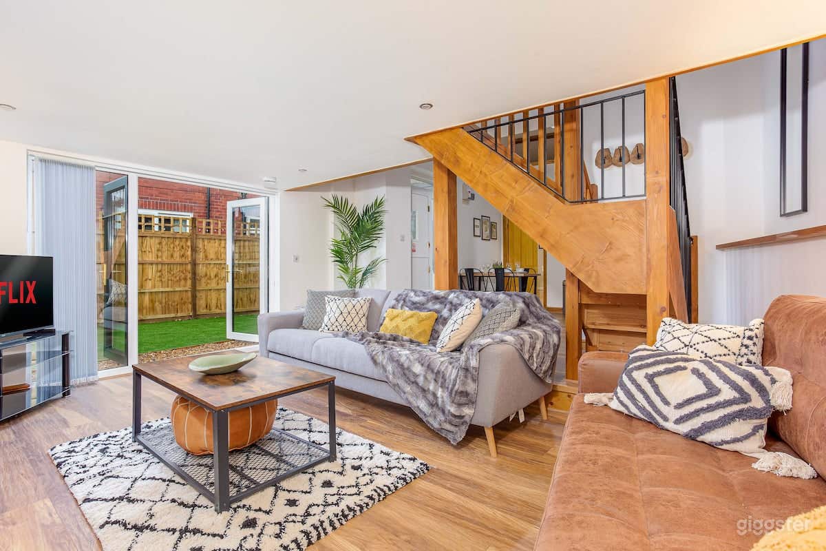 STUNNING OSWESTRY BARN Photo 2