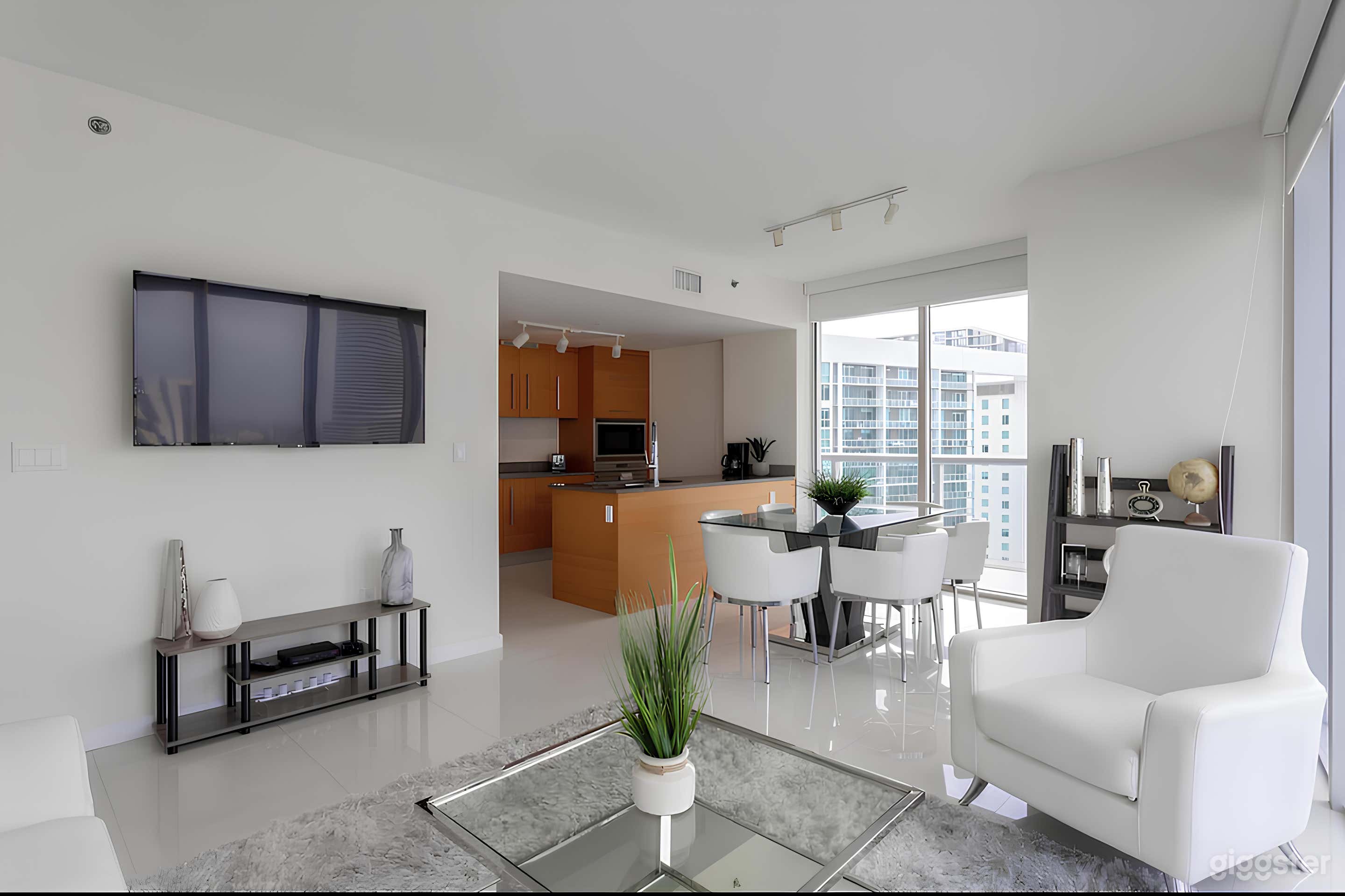 Minimalist Sky Residence with Panoramic Views Photo 4