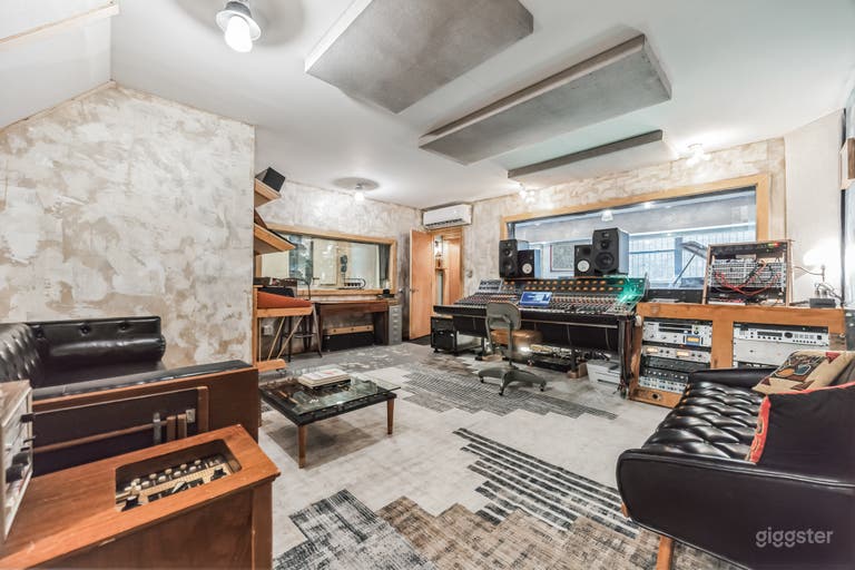  Gorgeous Music/Photo Studio, Curated Aesthetic 