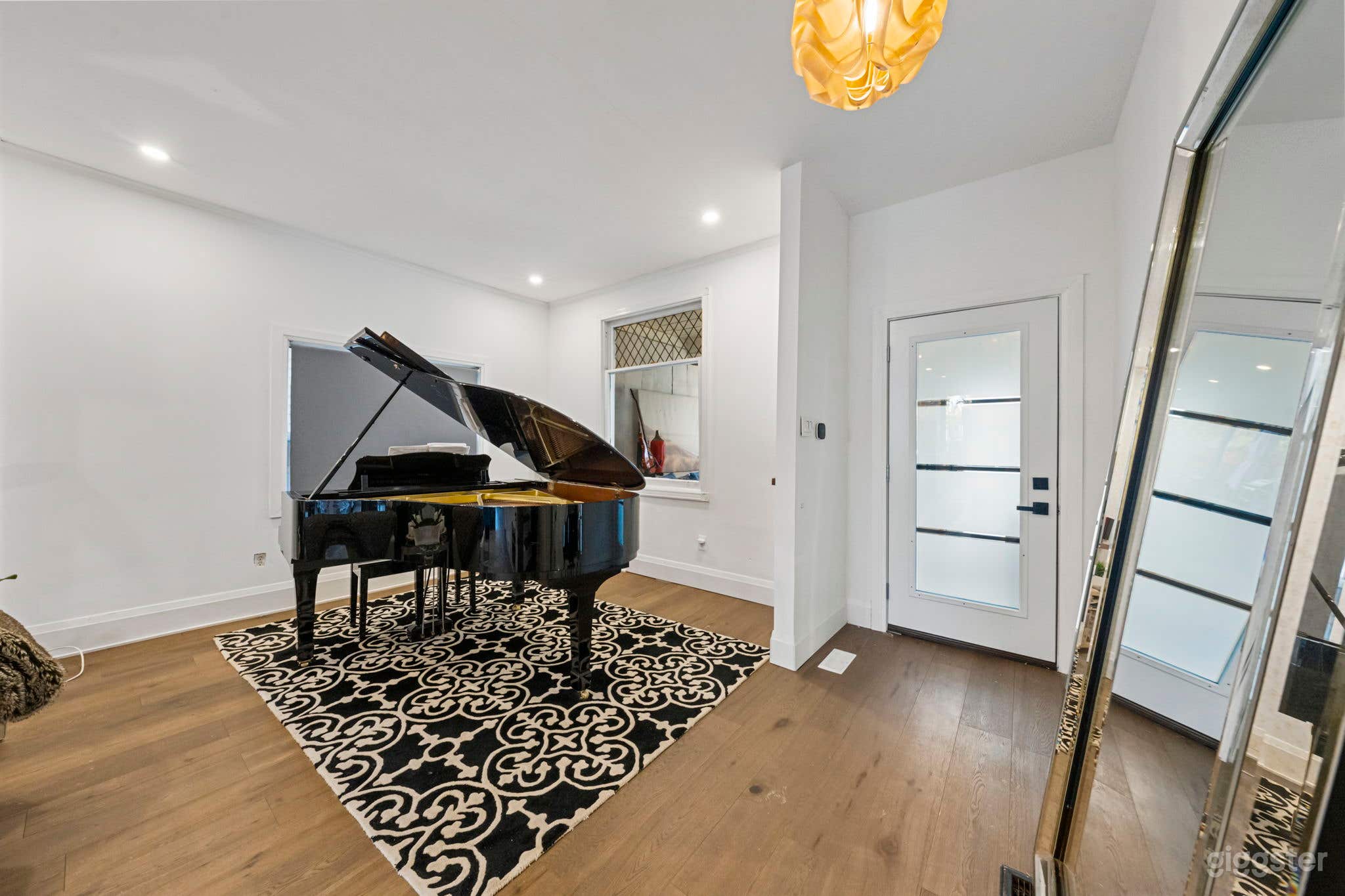 Contemporary family home with grand piano.  Photo 2