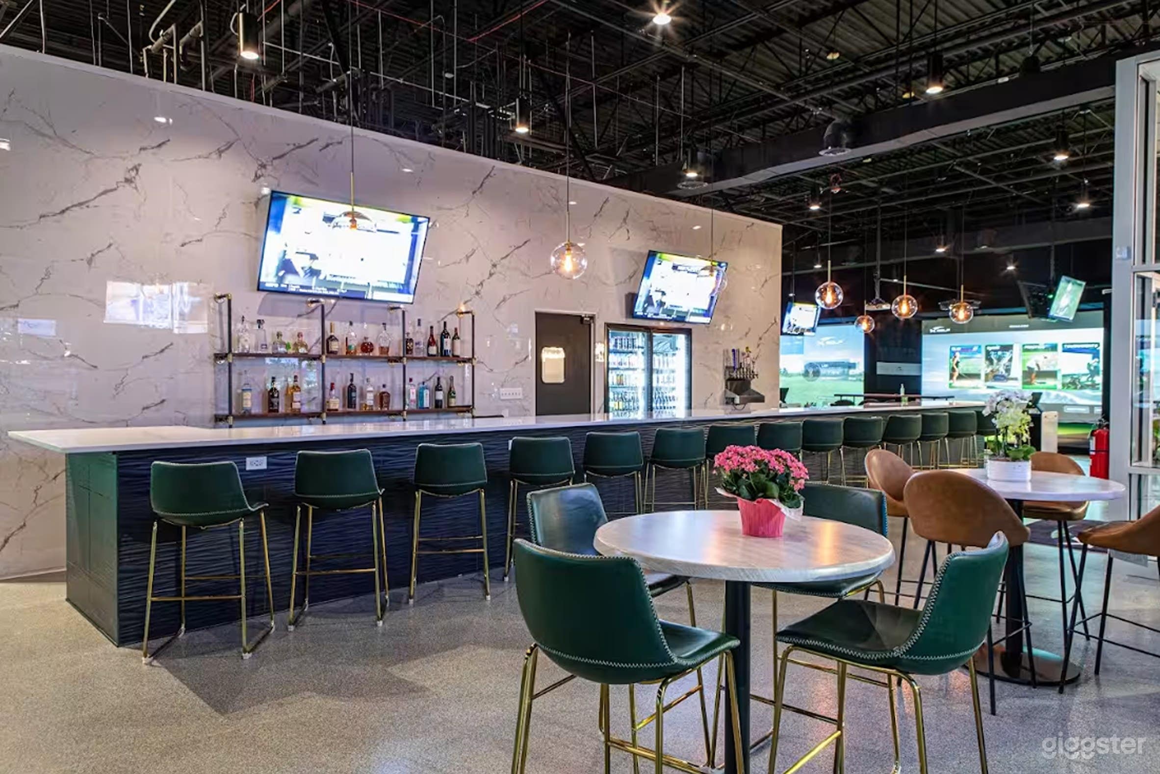 Versatile Huge Venue Photo 4