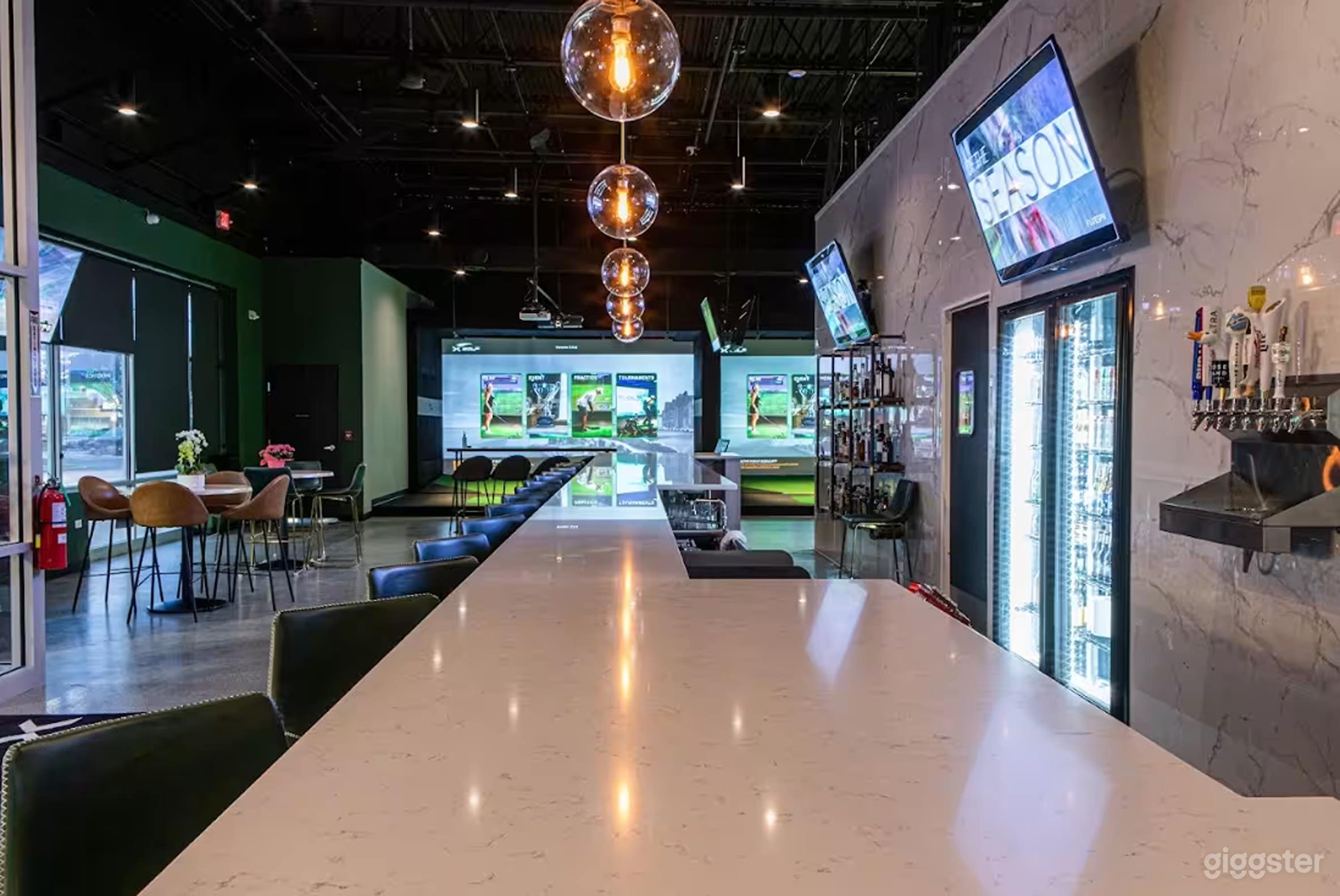 Versatile Huge Venue Photo 3