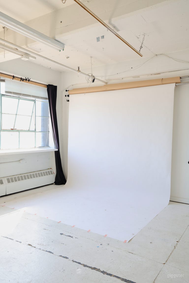  Estudio con Gran Luz Natural 