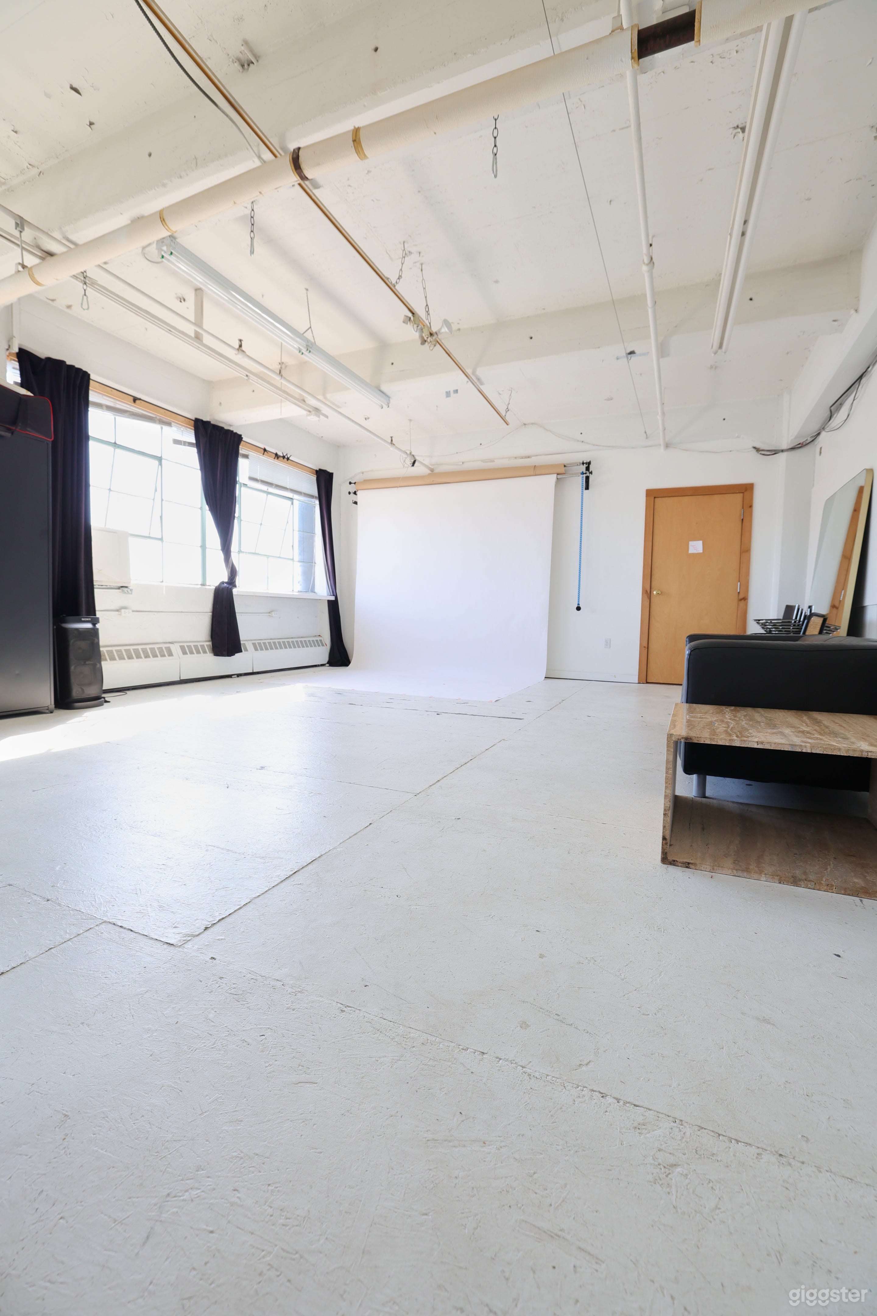 Great Natural Light Studio Photo 3