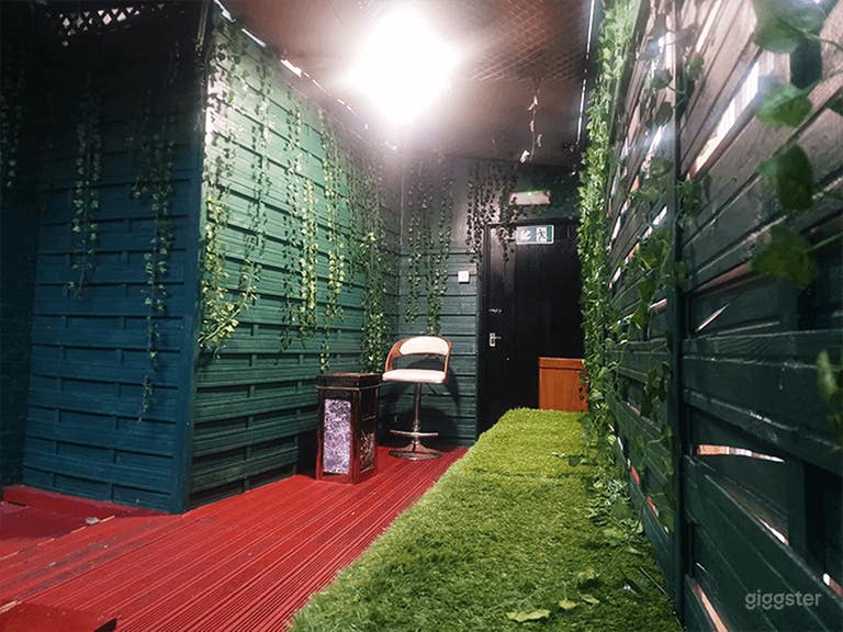  Jungle bar and grill 