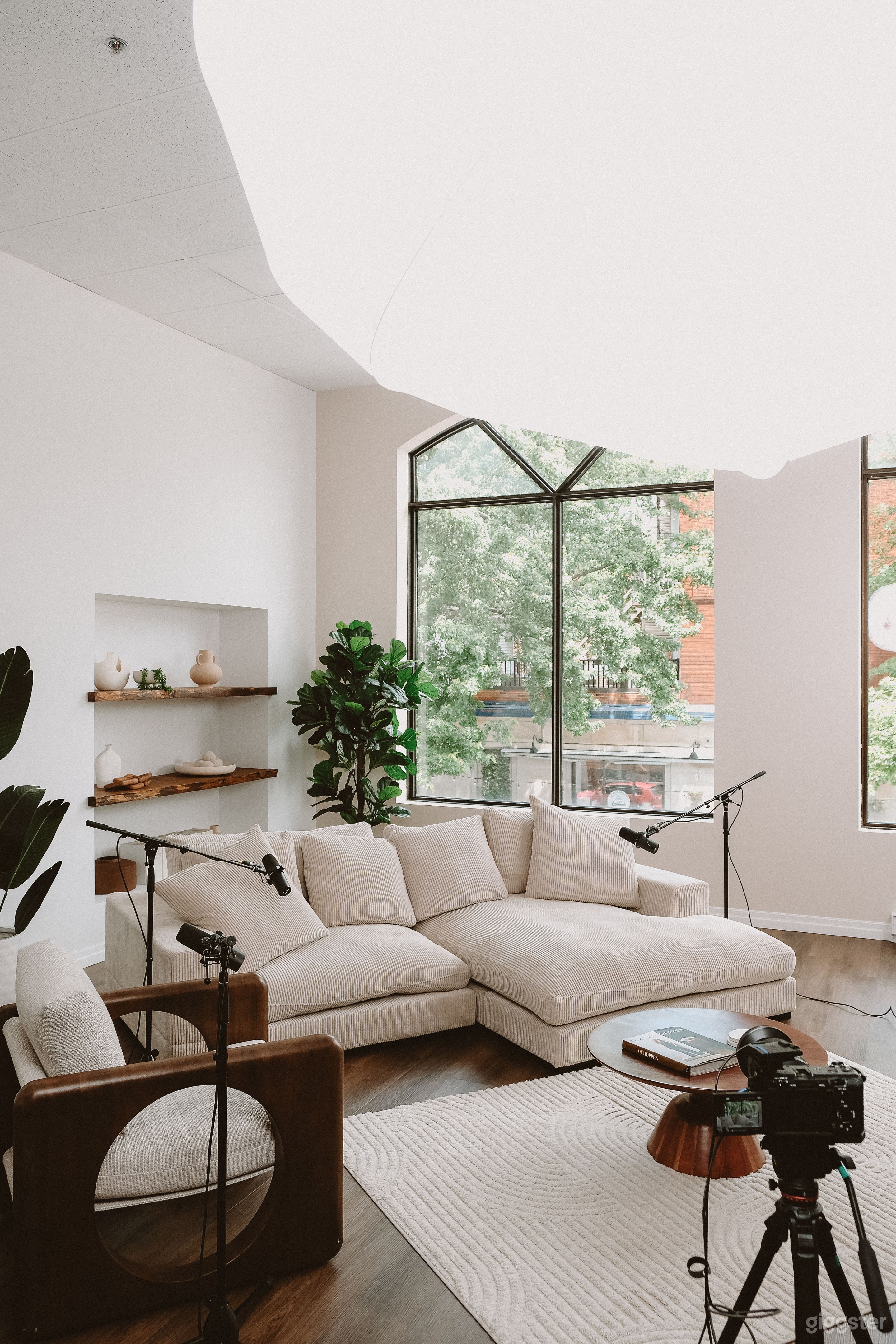 Le Podcast Studio (Full Service) Photo 1