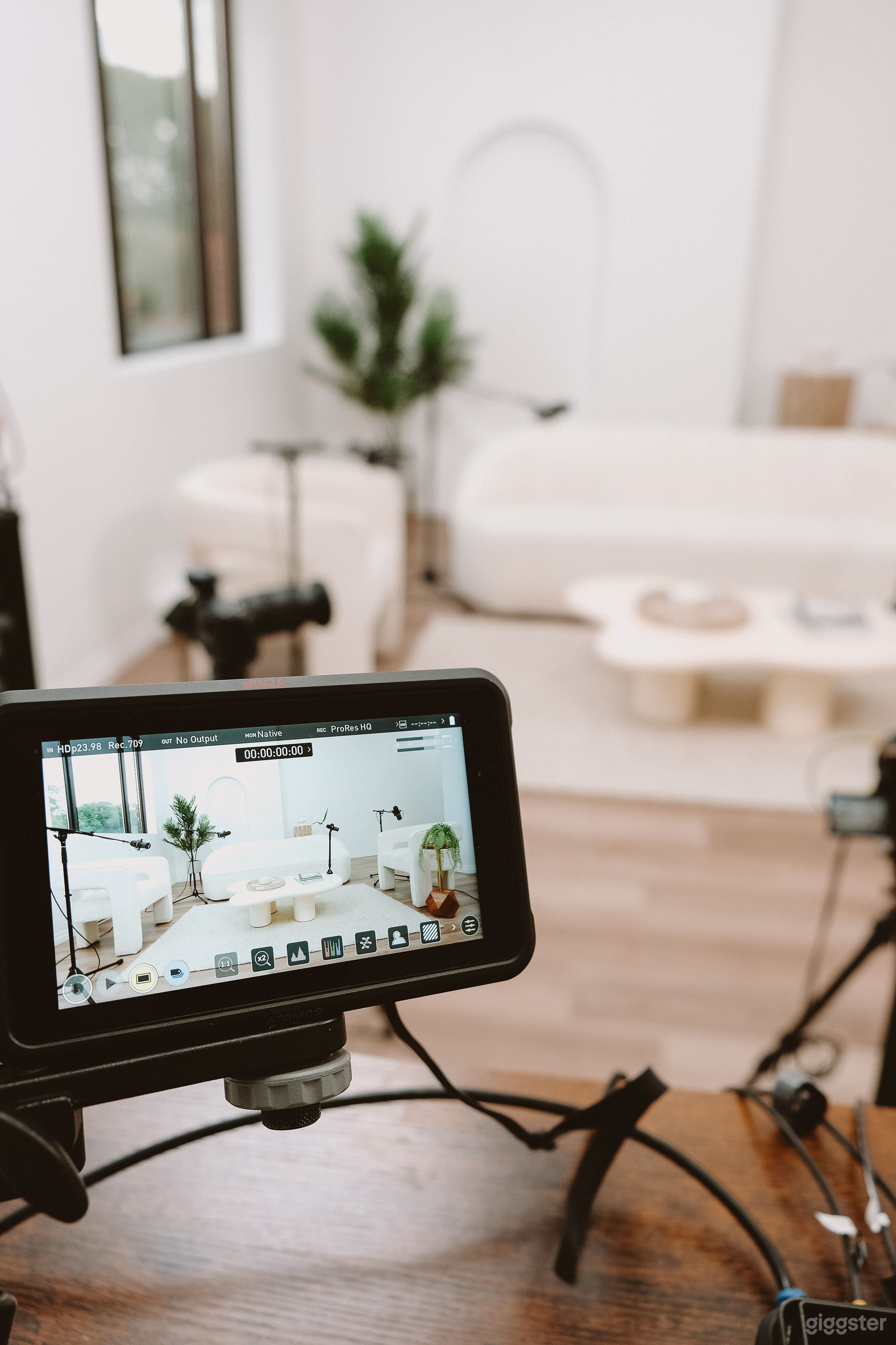 Le Podcast Studio (Full Service) Photo 3