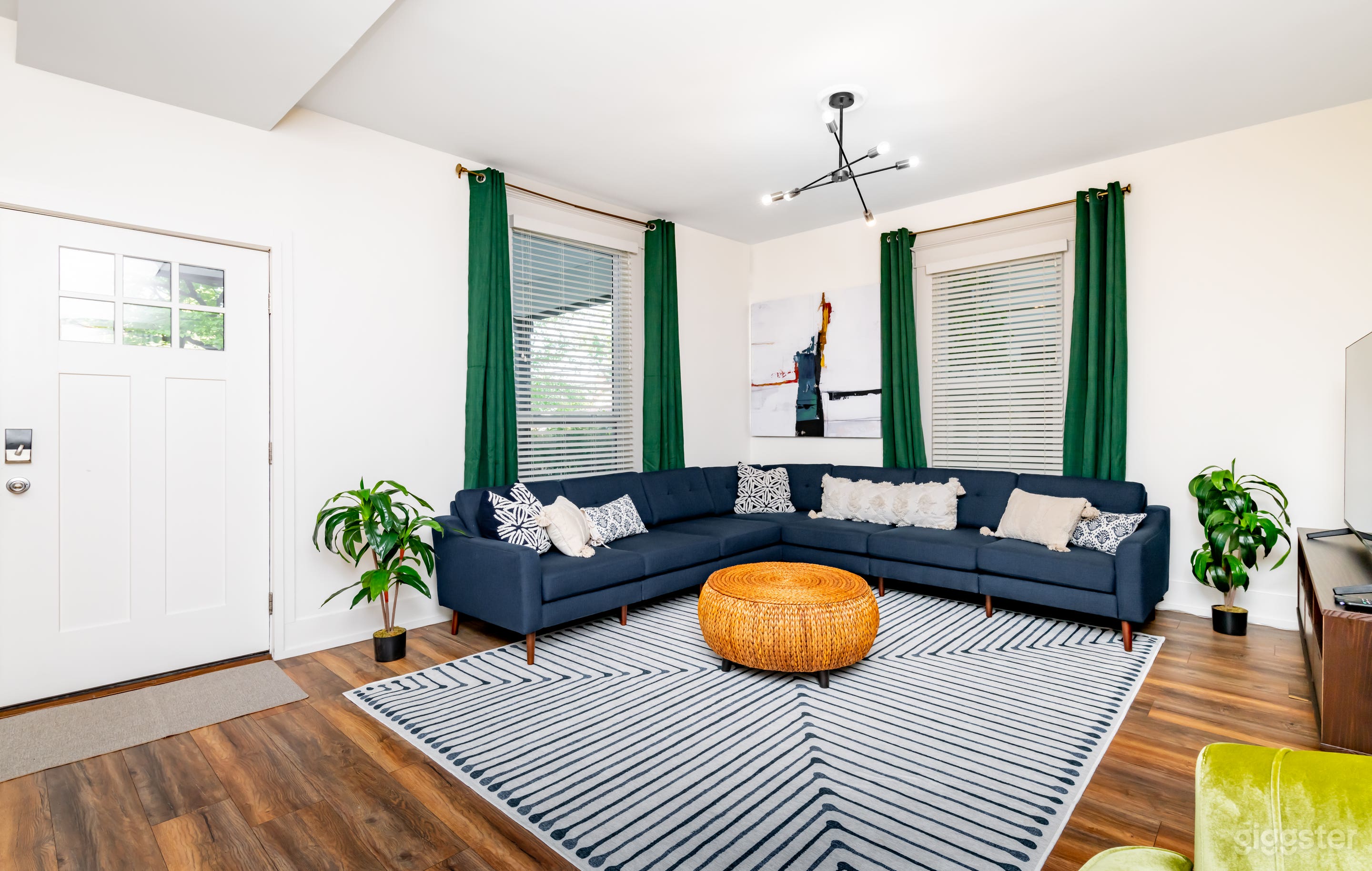 Fresh Farmhouse Near Historic Bardstown Road Photo 4