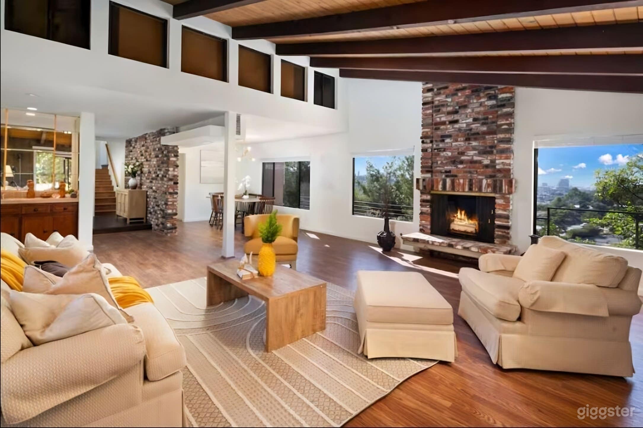 Elegant City View Home with Hot Tub & Spacious Interiors Photo 2