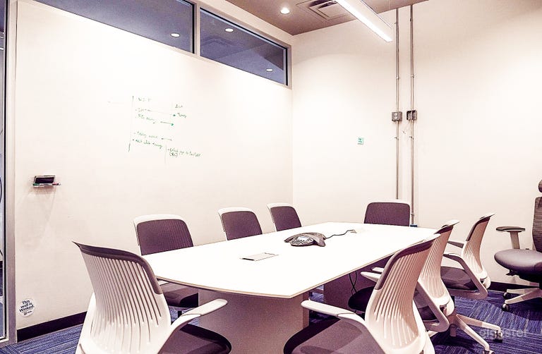  Ozzie - Brick Wall Meeting Room 