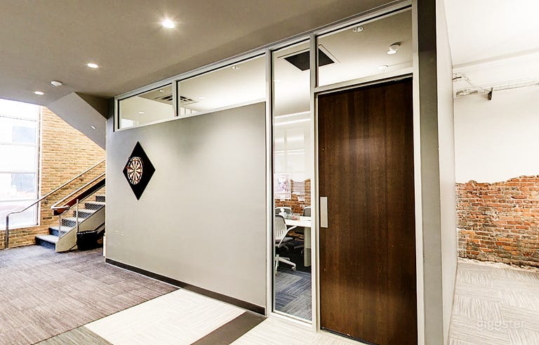  Ozzie - Brick Wall Meeting Room 