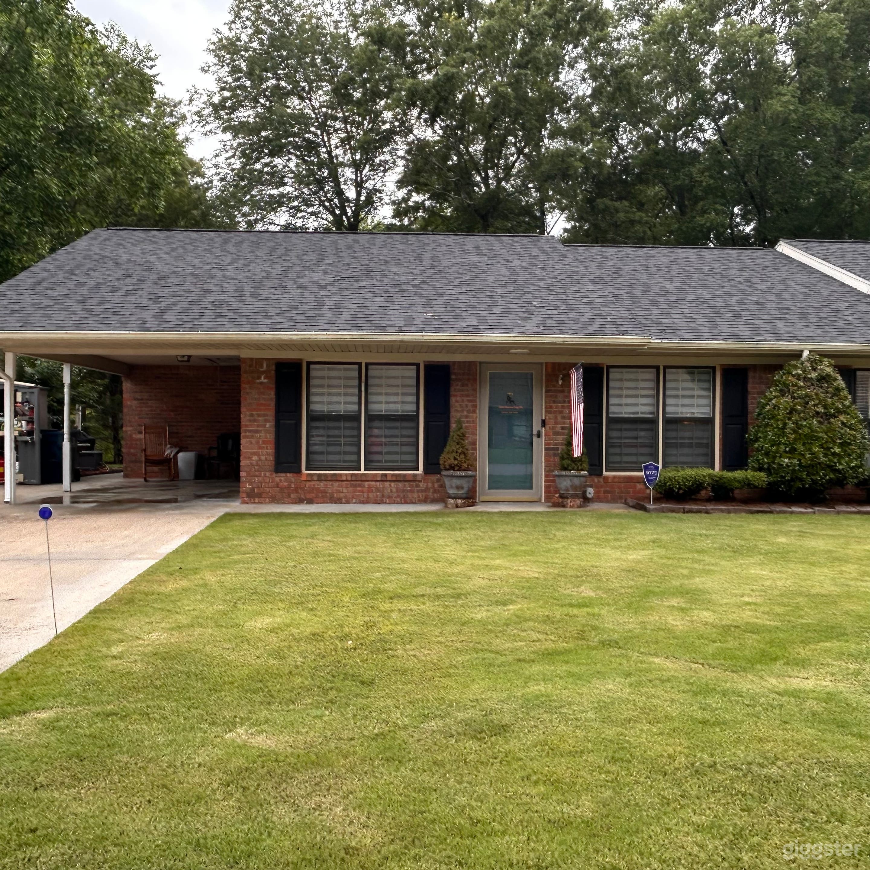 Rustic Charm, Where Antique meets Traditional Photo 1