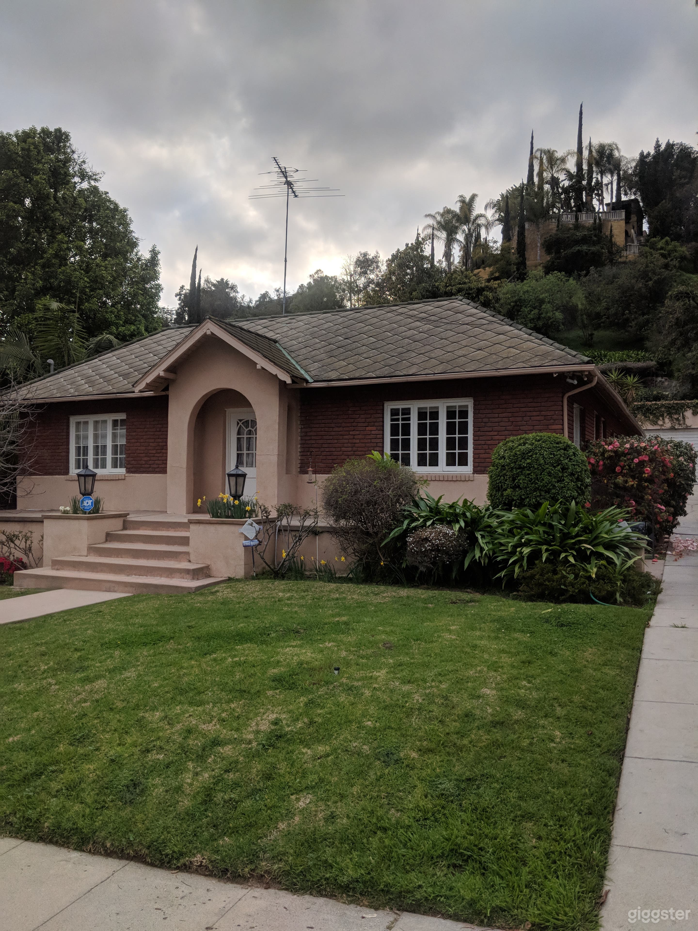 The Great American home and gardens. Photo 1