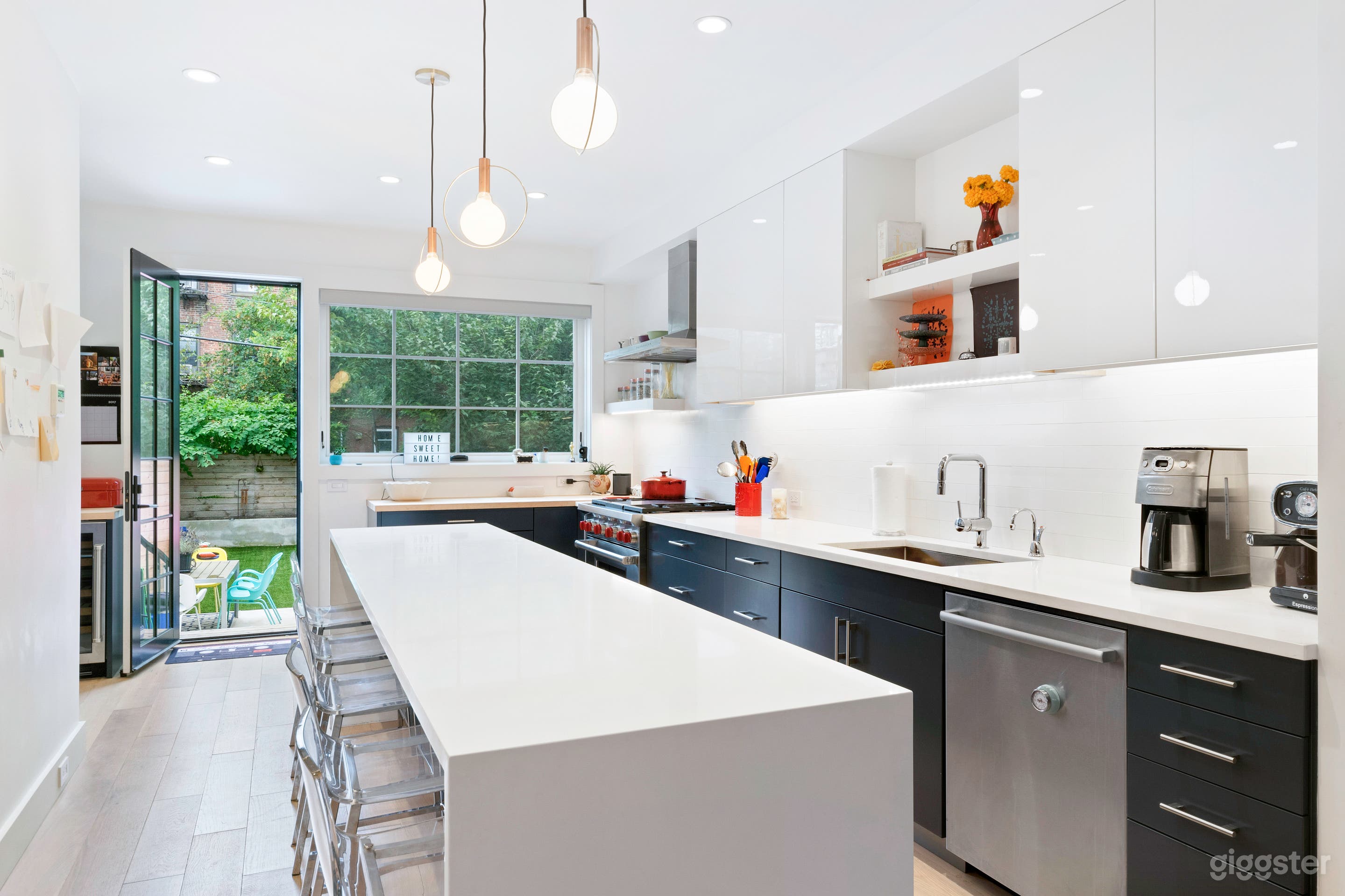 3BR Modern Townhouse in Brooklyn Photo 4